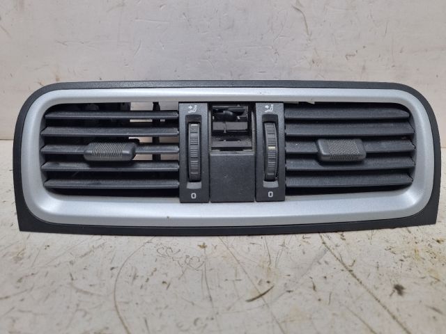 bontott SKODA FABIA II Középső Szellőző