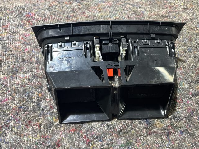 bontott SKODA FABIA II Középső Szellőző