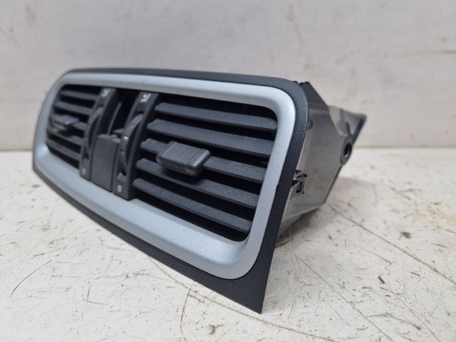 bontott SKODA FABIA II Középső Szellőző