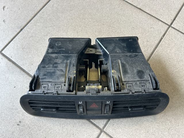 bontott SKODA FABIA II Középső Szellőző