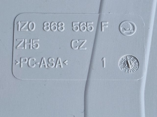 bontott SKODA FABIA II Középső Szemüvegtartó