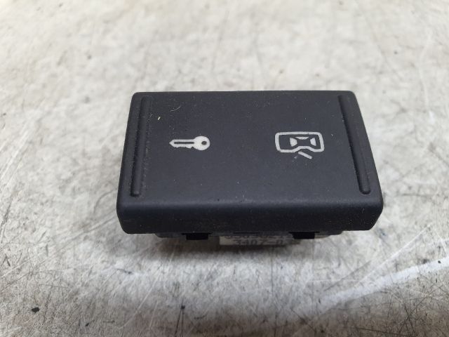 bontott SKODA FABIA II Központizár Kapcsoló