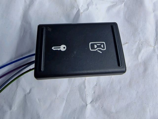 bontott SKODA FABIA II Központizár Kapcsoló