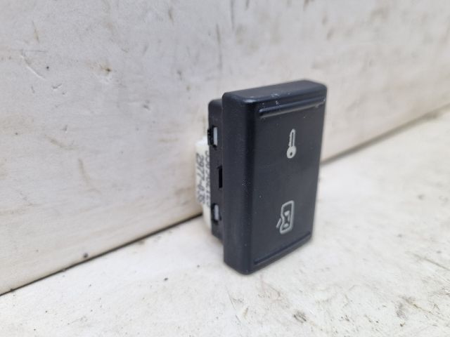 bontott SKODA FABIA II Központizár Kapcsoló