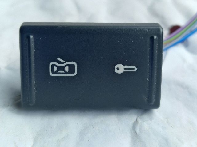 bontott SKODA FABIA II Központizár Kapcsoló