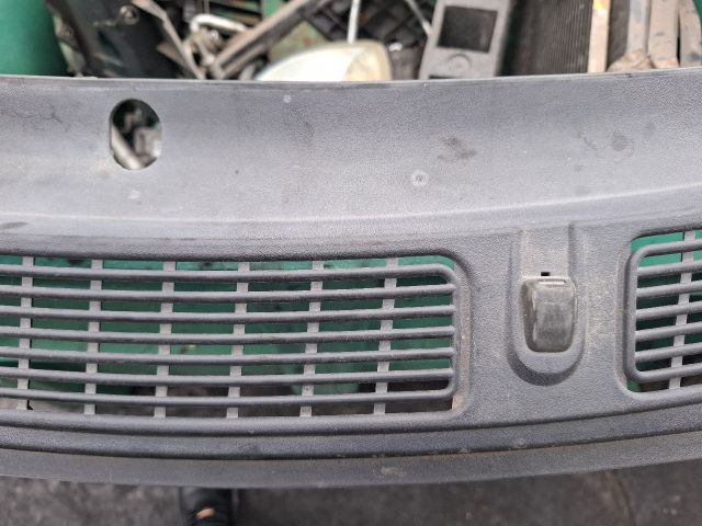 bontott SKODA FABIA II Levélrács