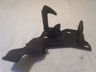 bontott SKODA FABIA II Motorháztető Biztonsági Kampó