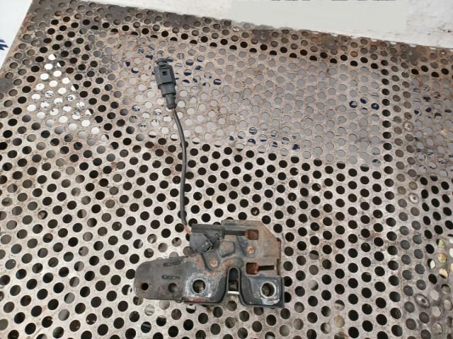 bontott SKODA FABIA II Motorháztető Biztonsági Kampó