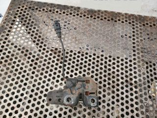 bontott SKODA FABIA II Motorháztető Biztonsági Kampó