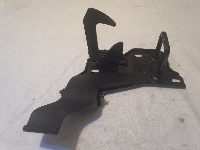 bontott SKODA FABIA II Motorháztető Biztonsági Kampó