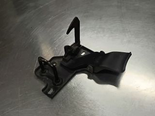 bontott SKODA FABIA II Motorháztető Biztonsági Kampó