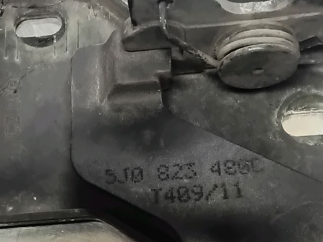 bontott SKODA FABIA II Motorháztető Biztonsági Kampó