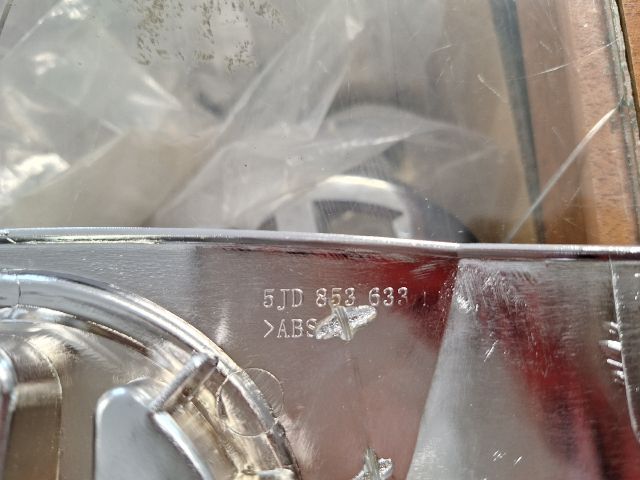 bontott SKODA FABIA II Motorháztető Díszrács