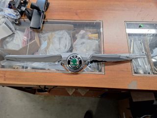 bontott SKODA FABIA II Motorháztető Díszrács