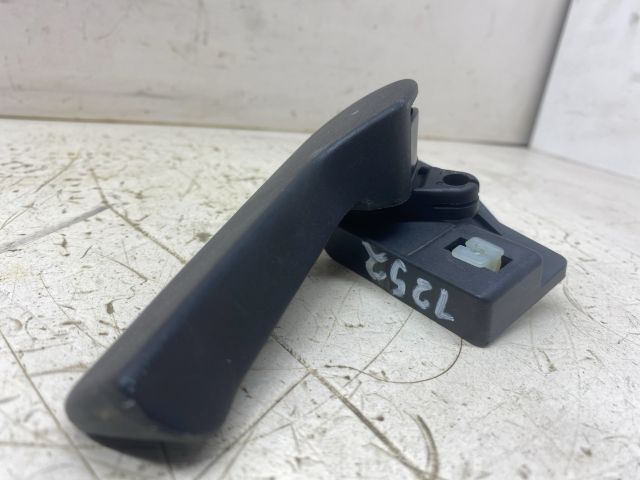 bontott SKODA FABIA II Motorháztető Nyitó Kar / Gomb