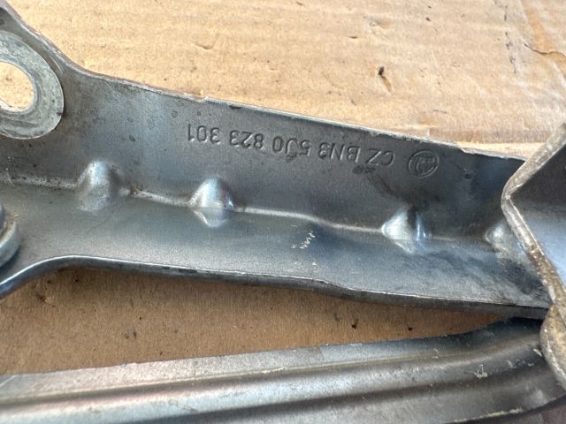 bontott SKODA FABIA II Motorháztető Zsanér Pár