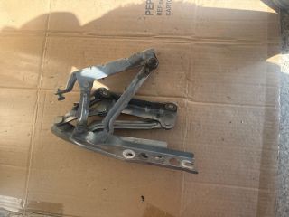 bontott SKODA FABIA II Motorháztető Zsanér Pár