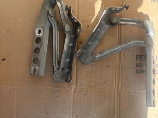 bontott SKODA FABIA II Motorháztető Zsanér Pár