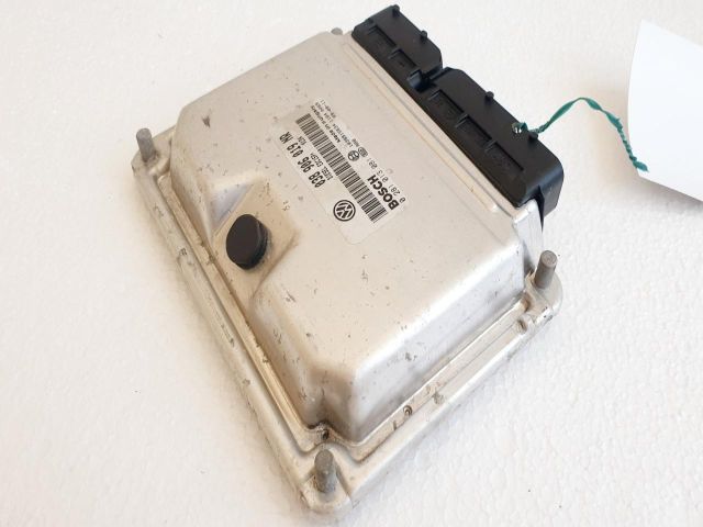 bontott SKODA FABIA II Motorvezérlő