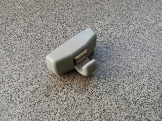 bontott SKODA FABIA II Napellenző Tartó (Pozíciófüggetlen)