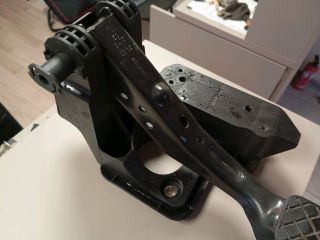 bontott SKODA FABIA II Pedálbak