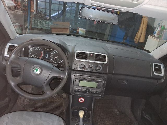 bontott SKODA FABIA II Pollenszűrő Fedél