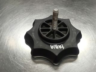 bontott SKODA FABIA II Pótkerék Rögzítő