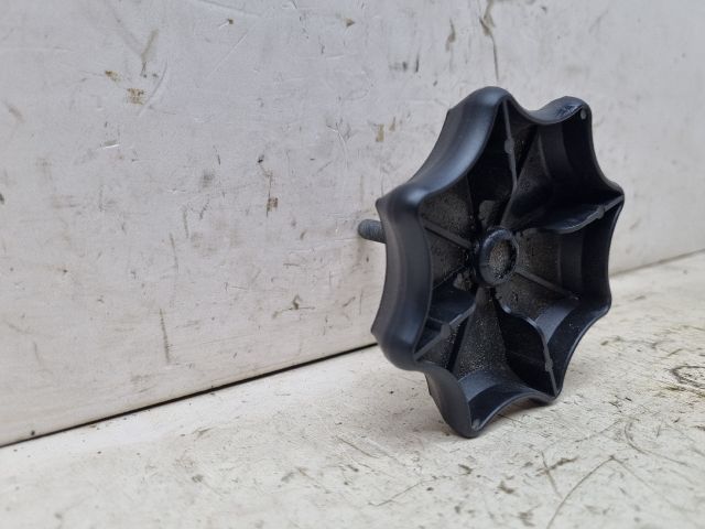 bontott SKODA FABIA II Pótkerék Rögzítő