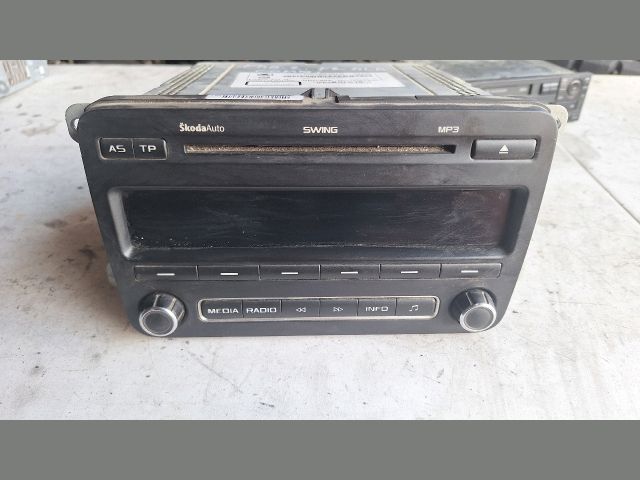 bontott SKODA FABIA II Rádió / CD
