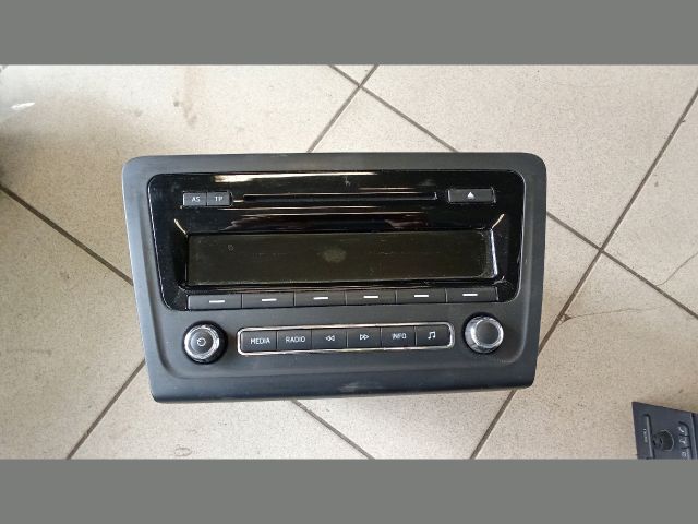 bontott SKODA FABIA II Rádió / CD