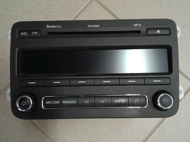bontott SKODA FABIA II Rádió / CD