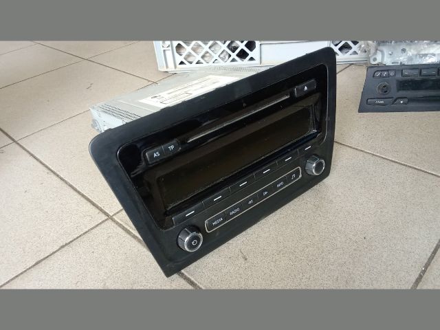 bontott SKODA FABIA II Rádió / CD