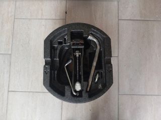 bontott SKODA FABIA II Szerszámkészlet