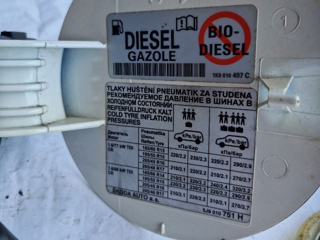 bontott SKODA FABIA II Tankajtó