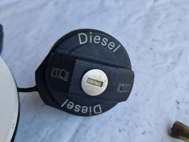 bontott SKODA FABIA II Tankajtó