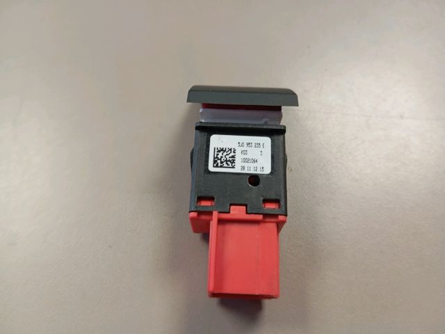 bontott SKODA FABIA II Vészvillogó Kapcsoló