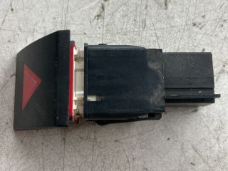 bontott SKODA FABIA II Vészvillogó Kapcsoló