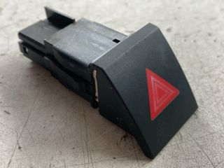 bontott SKODA FABIA II Vészvillogó Kapcsoló