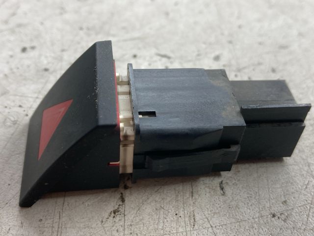 bontott SKODA FABIA II Vészvillogó Kapcsoló