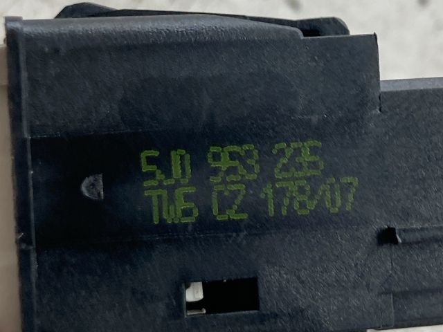 bontott SKODA FABIA II Vészvillogó Kapcsoló