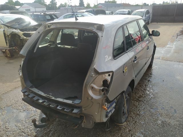 bontott SKODA FABIA II Vonóhorog