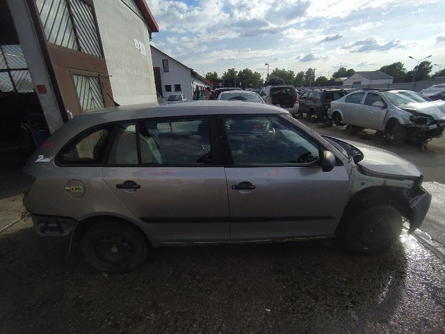 bontott SKODA FABIA II Vonóhorog