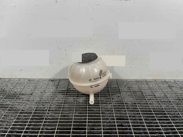 bontott SKODA FABIA III Kiegyenlítő Tartály