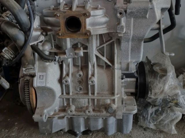 bontott SKODA FABIA III Motor (Fűzött blokk hengerfejjel)