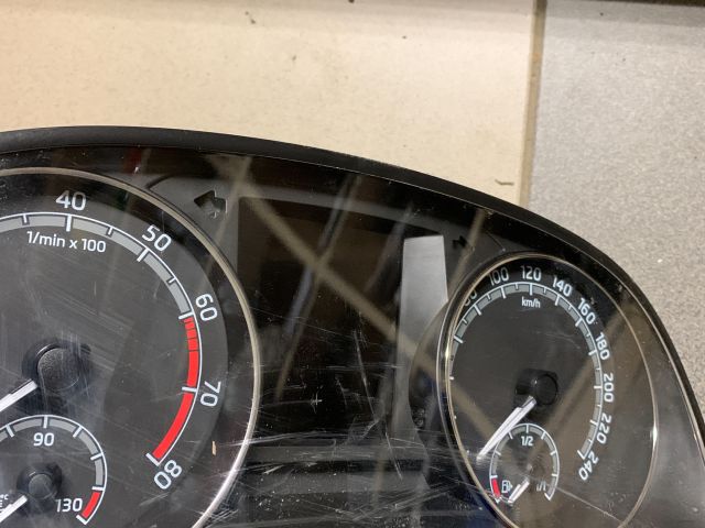 bontott SKODA FABIA III Kilométeróra