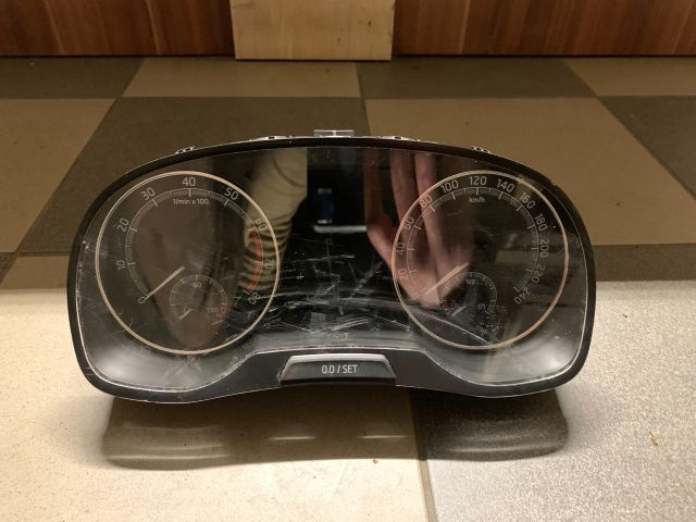 bontott SKODA FABIA III Kilométeróra