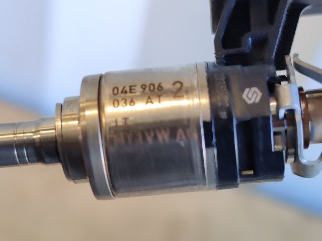 bontott SKODA FABIA III Porlasztó Sor / Híd