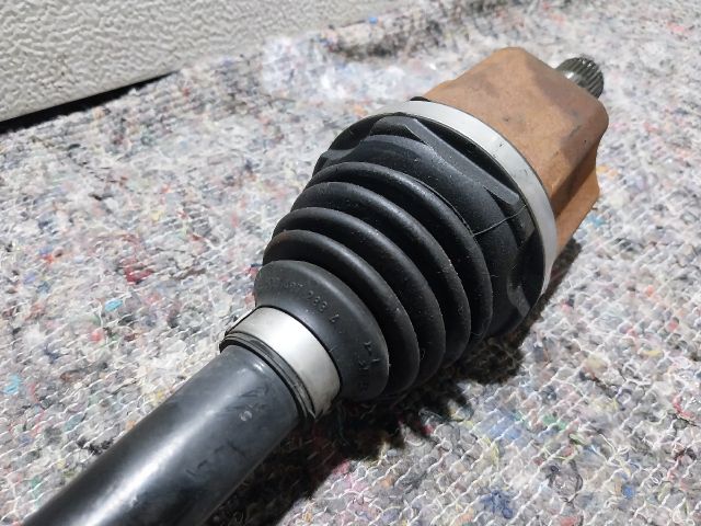 bontott SKODA FABIA III Bal Féltengely