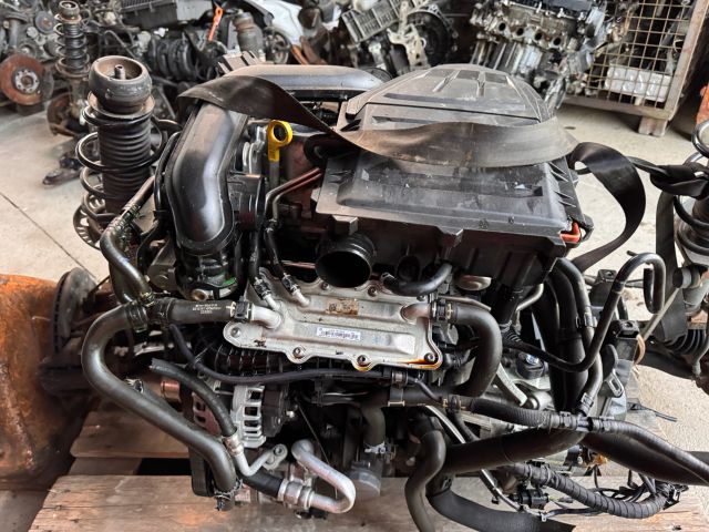 bontott SKODA FABIA III Motor (Fűzött blokk hengerfejjel)