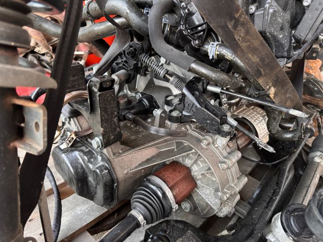 bontott SKODA FABIA III Váltó (Mechanikus)